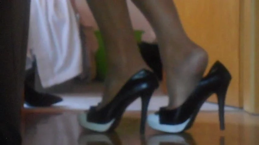Thả, giày, lủng lẳng, dây nylons chân