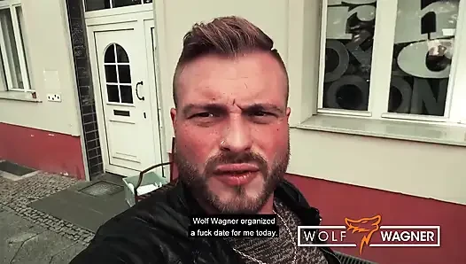 Кевин Уайт и HarleenVan Hynten пошли далеко во время их секса на улице в Берлине! WolfWagner