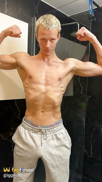 Russian Dude Faps His Locked Dick