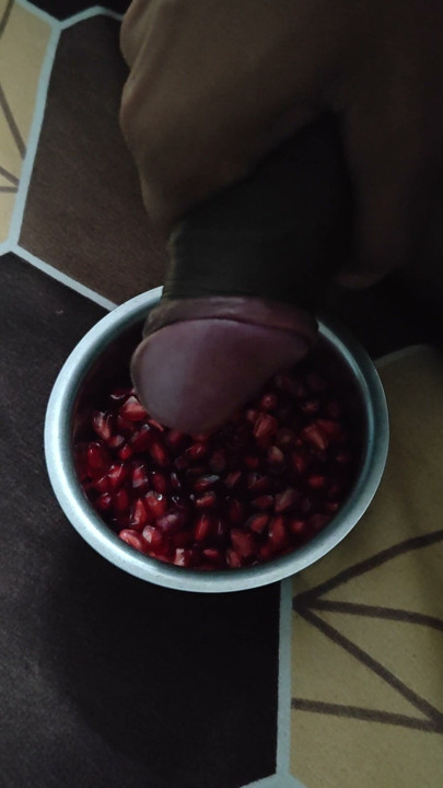 Cum on pomogranate