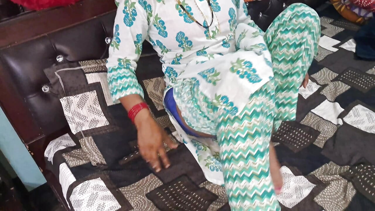 Desi Kavya Bhabhi Sex with Husband After Breakfast