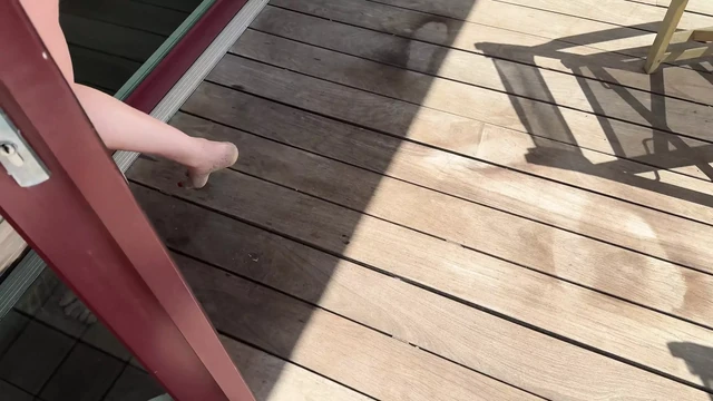 Fucking Stranger I Met On The Beach- She Likes It Raw- Rosie Rider