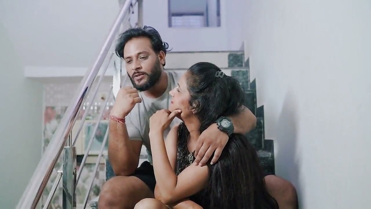 Caliente esposa india sedujo a su vecino disfrutó lote con gran polla follada por el culo