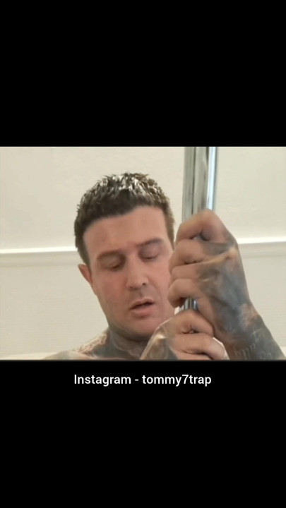Hot guy mike his dick with the vacuum cleaner and orgasms