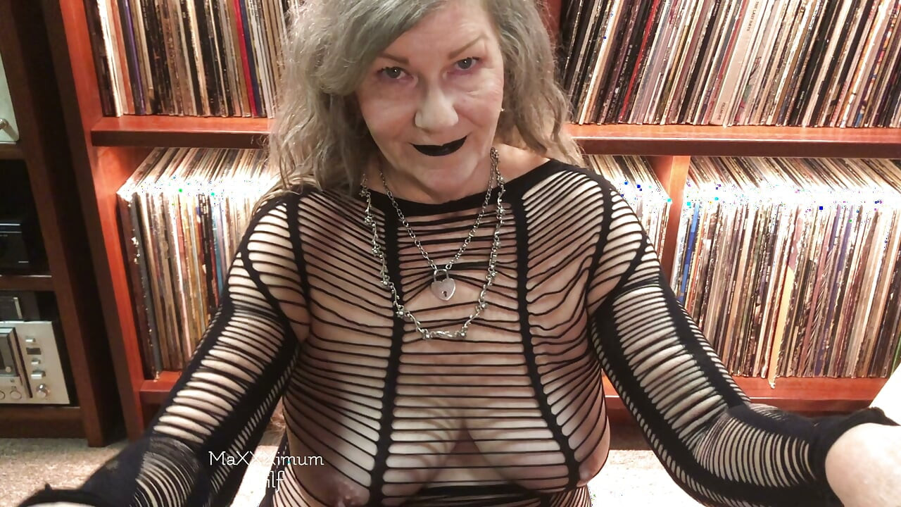 Czarna szminka Sex oralny! CIM połykać! MaXXXimumMilf