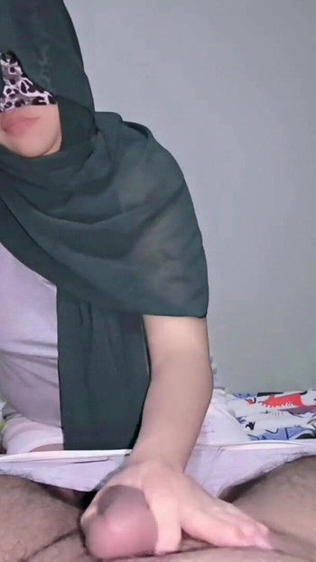 Krachtig moment uit "Schandagoeroe SMA Gorontalo virale Indo beste pijpbeurt massagetherapeut"