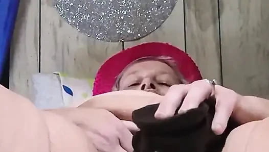 Bu yaşlı fahişe kaç kez boşalacak?
