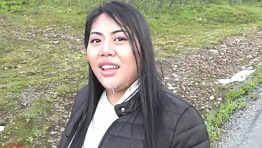 Blowjob mobil dengan facial dan mani muncrat