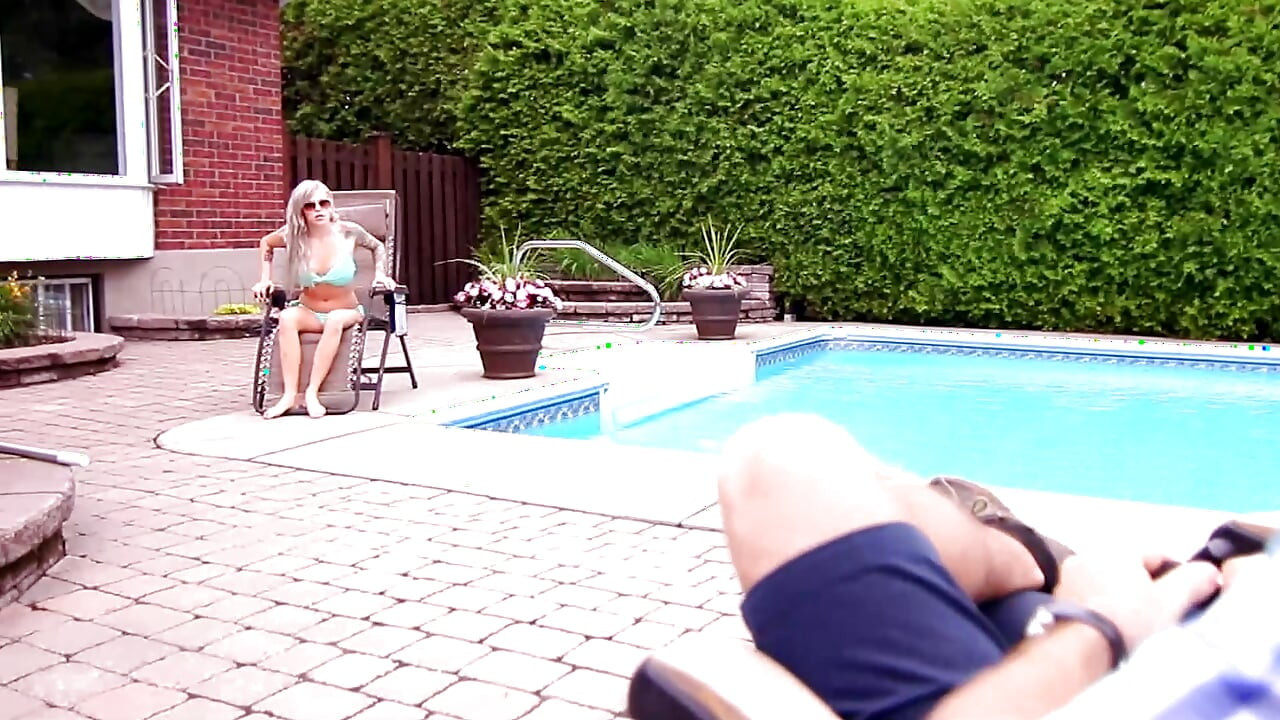 Best Fuck at Hotel Pool