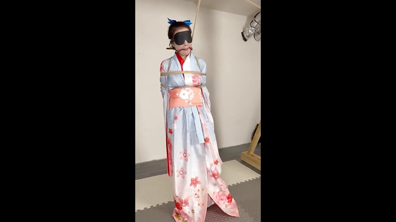 The Climax Version of Wearing a Kimono on a Sunny Day