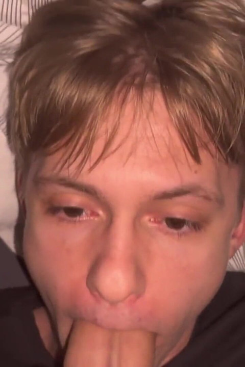 J’ai baisé un gentil garçon par la bouche et j’ai éjaculé
