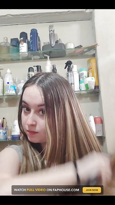 Lalu aku melepas rambutku