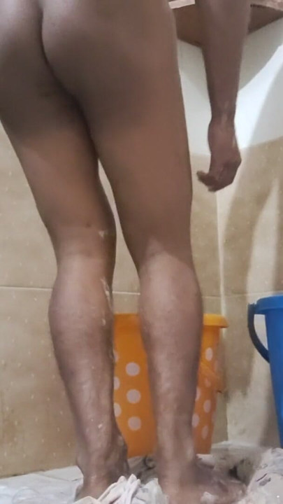 Bathroom mein kapda do Tere hote sex karne lag Gaya bhabhi ki chaddi ko dhone lag Gaya | Clip 1