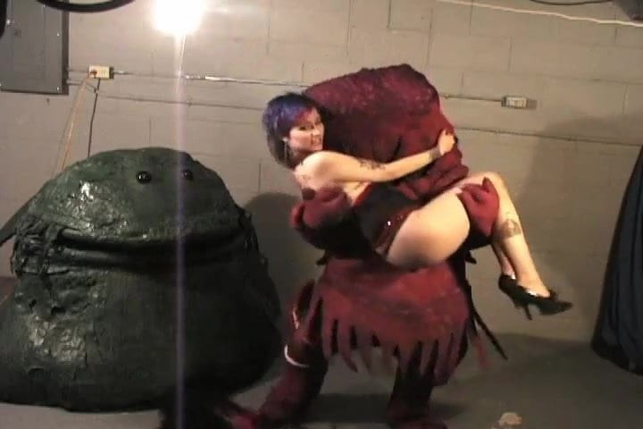 Bumper Humper mEATS Vee Valentine!
