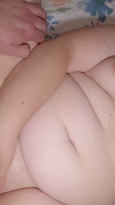 Amateur Wife Enjoys a delicious pussy meal and a great orgasm in missionary. Amateur sex with a real couple | Clip 2