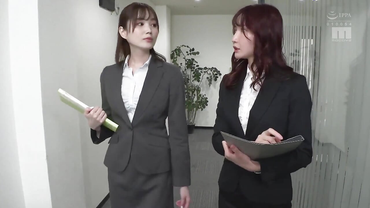 女性上司のハーレムの中出し講義はあまりにも気持ちよくて、私のチンコがバカみたいになる。パート1
