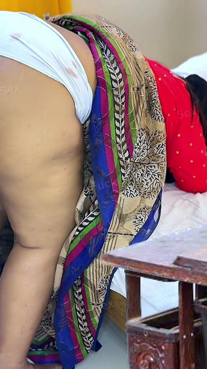 Darji Meri Maa ko Chod dala naap leta leta (Tailor Fucked My Mother In Shop) | Clip 3