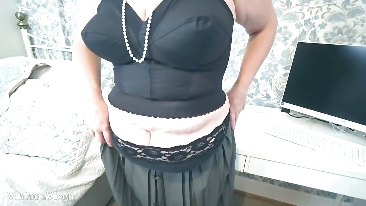 Busty Sexy Mature BBW Housework Big Tits Huge Retro Bra Hairy Pussy