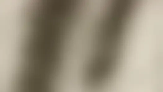 Heiße reife frau lutscht, schluckt milch und massiert
