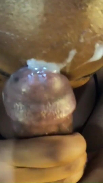 Emotivni trenutak iz "I'm Such a Cum Slut Bitch I Let It Drip Over My Pretty Face - Savršeno svršavanje po licu jer to"