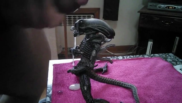 Alien Fuck 11+surprise! :)