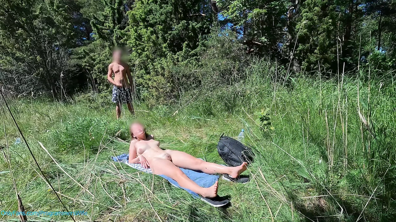 He Spied On Me And I Gave Him A Handjob In The Forest Close To The Beach – Programmer’s Wife, Camera Discharged, So No C