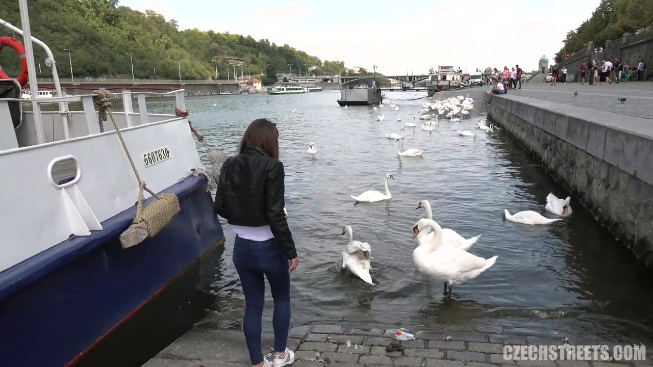 Czech Streets - 有史以来最害羞的女孩