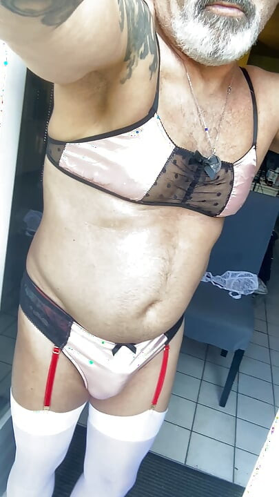 Le Gros Willi presents its underwear.