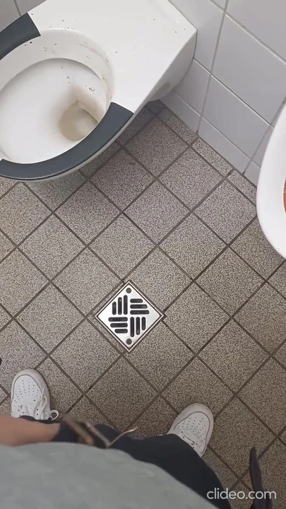 Pissing #005