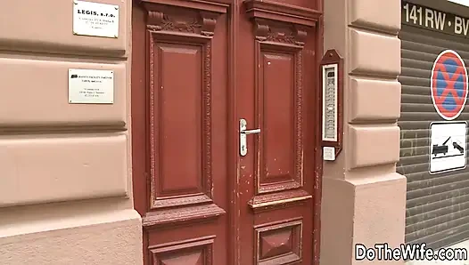 Cuck membantu nikky dream dientot sama kontol besar pria kulit hitam di pantatnya