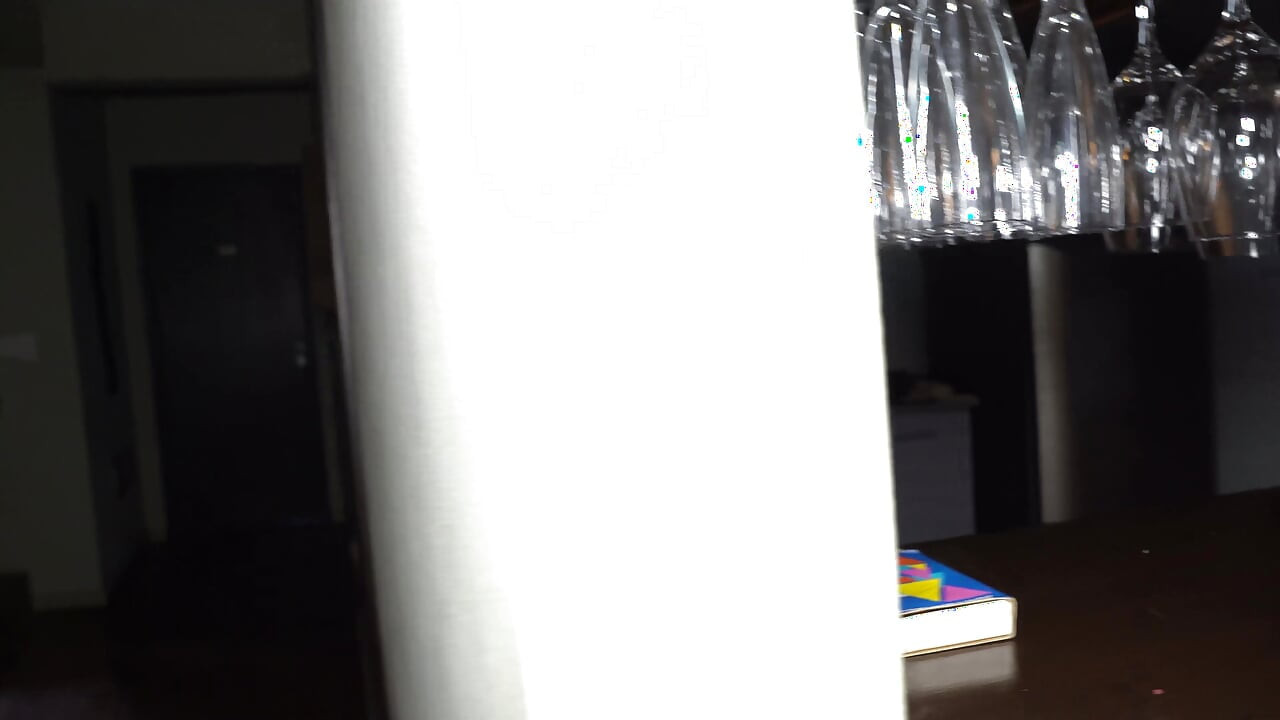 Mein freund bohrte die muschi meiner ehefrau, während ich arbeitete ... neben ihnen!