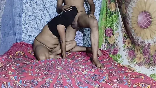 Seks tengah malam di kamar saudara tiri