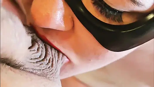 Alman iri güzel kadın xmaskedmomwifex sakso çekiyor ve sikiliyor