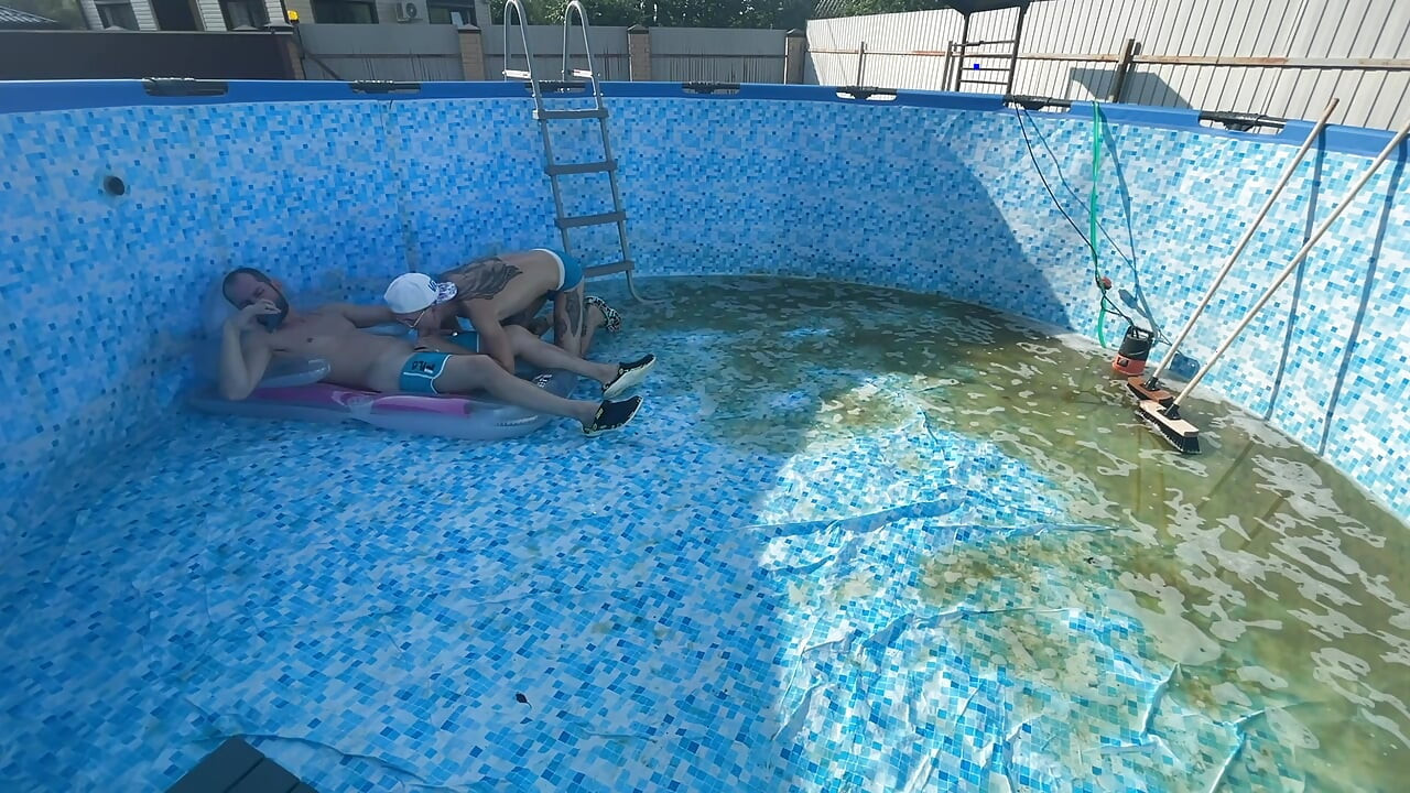 Pool Fucking - Public Sex