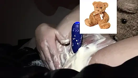 MEIN VERSAUTES ARABISCHES MÄDCHEN MASTUBIERT MIT VIBRATOR UND MEINEM SPERMA ÜBERALL AUF IHREM KURVIGEN KÖRPER - AMATEUR ARABISCHER SCHNEEHASE