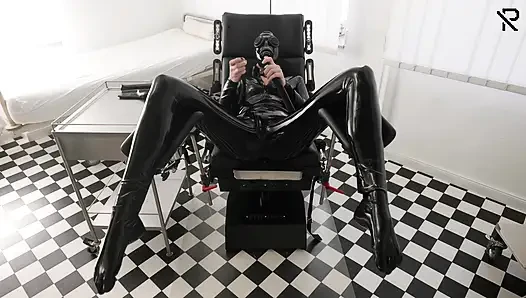 Lastik kliniğinde solo gasmask oyunları bölüm bir