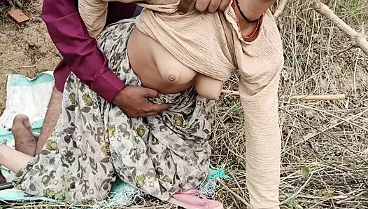 Bhabhi ko jangal mai ghodi banaya aur chudai ki