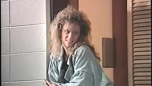 Cewek seksi menyukainya saat dia mengisap jus kontol setelah bercinta