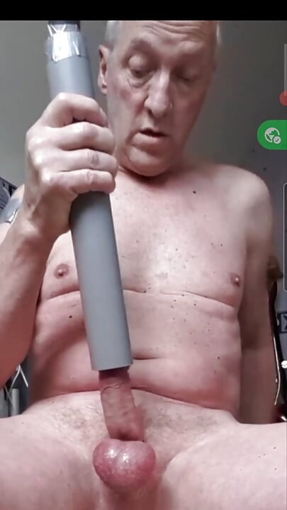 GRAZY VACUUMCLEANER MILKING HANDSFREE SEXSHOW BIG DICK CUMSHOT