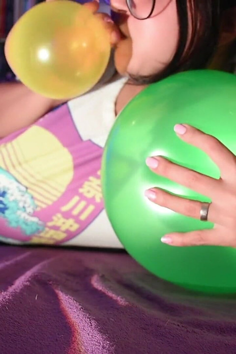 Squish and Fisting Green Crystal Balloon - Bunny Looner