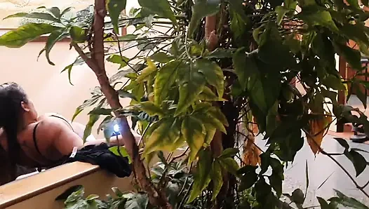 Я позволил жене отдать свою задницу и киску Теду