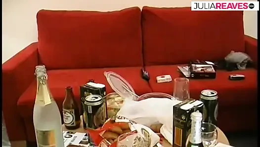 Deutsche mit muschi-piercing bekommt ihre muschi gefickt