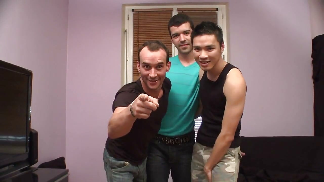 Savage French Gay Threesome 3916