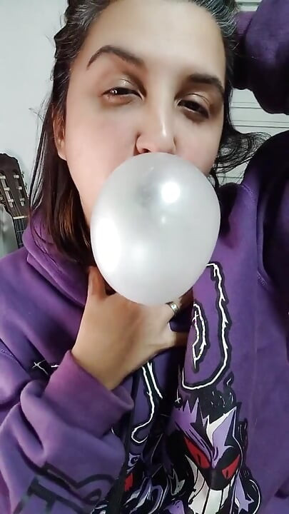 Show You My Big Bubbles and Turn on During It - Bunny Looner