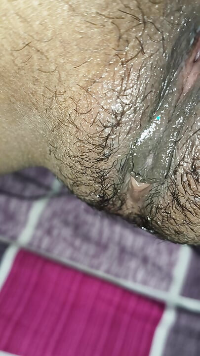 Naukar ne malkin ki close up chut fucking kiya malkin khus ho gayi itna bada lund dekh ke hindi
