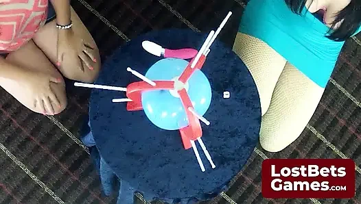 Si pecundang bugil prick bang lagi asik muasin dirinya sendiri di sofa