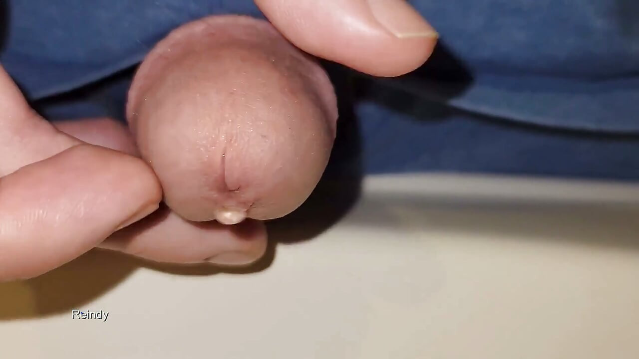 I Love It When You Watch Me Take a Piss