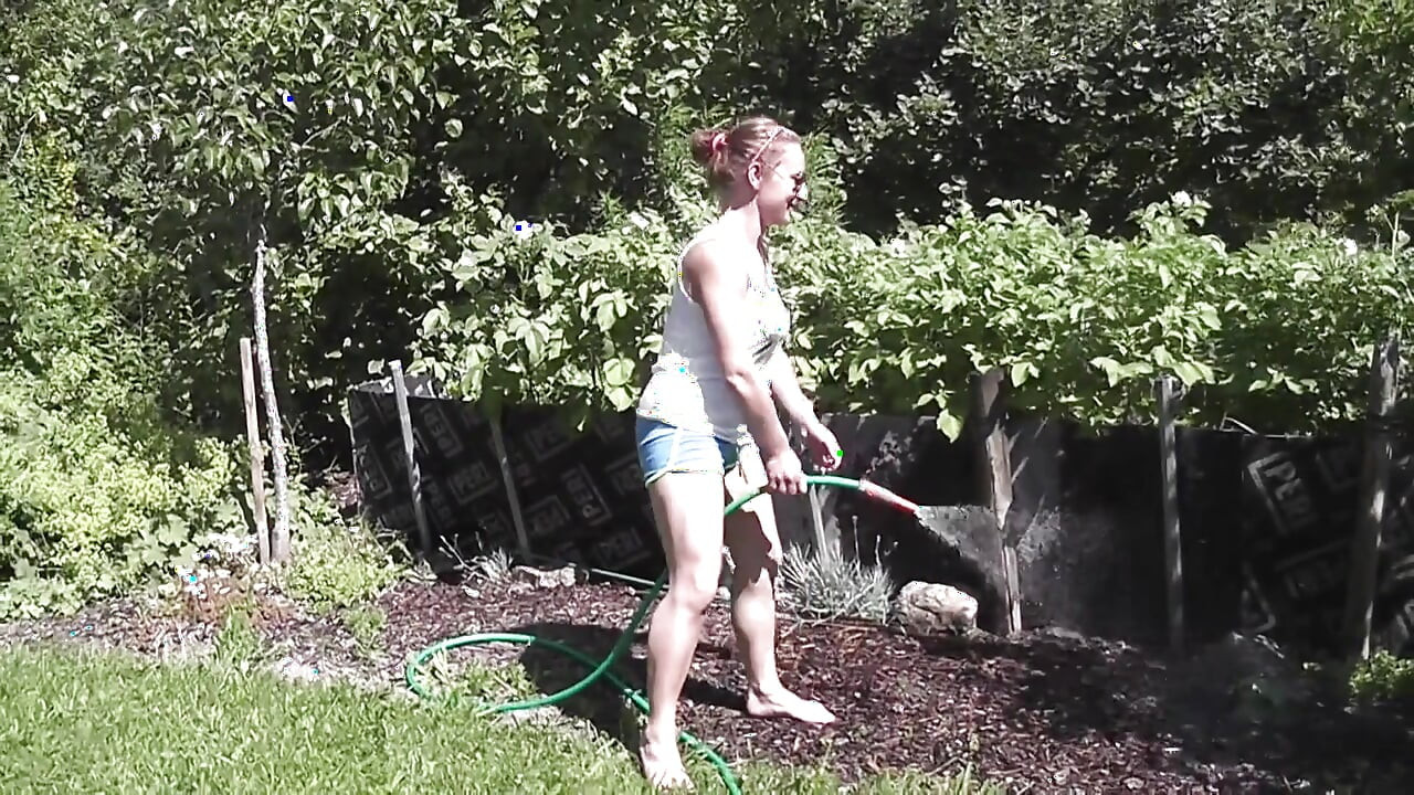 Studentin-aneta Gartenfickpissneu
