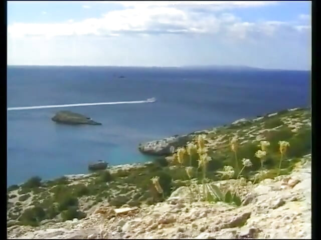 两个朋友在伊维萨岛度假, 操热辣妹子.