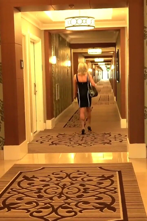 Picked up at the hotel bar by milf Payton Hall